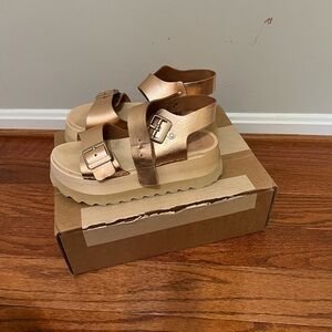 Gigi rose gold platform clogs